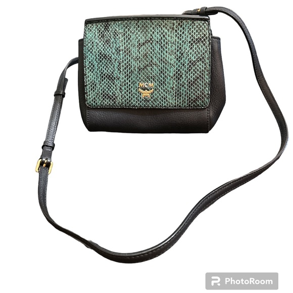 MCM snake skin print crossbody - Picture 5 of 17